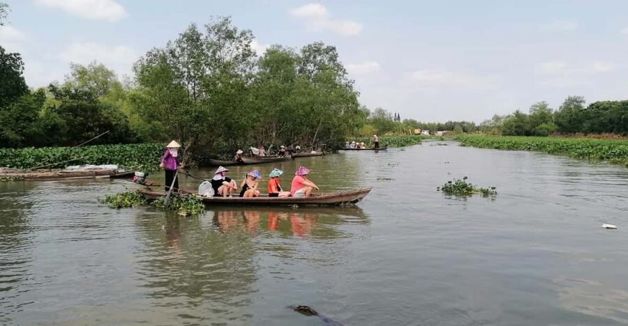 1-Day Less Touristy Mekong River (Cai Be-Vinh Long) trip - History Talk: Tunnels Explained by Your Guide