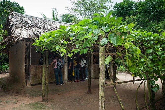 1-Day Tour of Black Virgin Mountain - Cao Dai Temple - Cu Chi Tunnels from HCMC - Cao Dai Temple in Tay Ninh: Why This Place Feels Like a Different Religion Planet