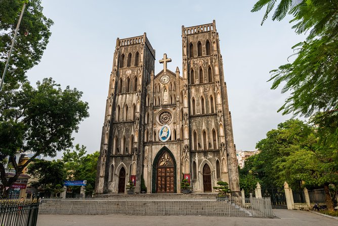 10-day Small-Group Vietnam Highlight Tour - Ho Chi Minh City: Cu Chi, reunification sights, and classic Saigon stops