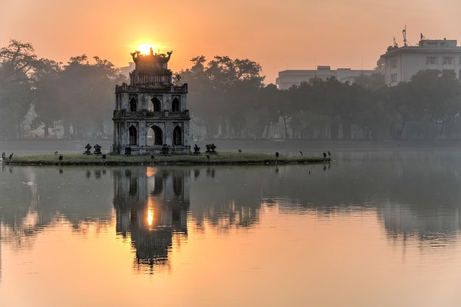 10-day Small-Group Vietnam Highlight Tour - Hanoi morning-to-night: bridge history, museums, and the Old Quarter by cyclo