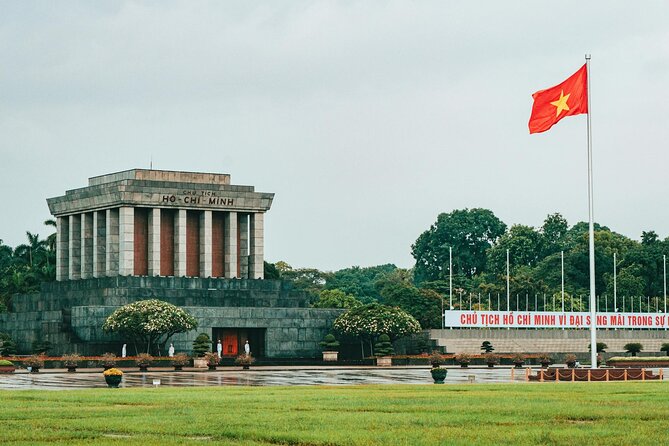 10 Day Tour in Vietnam from Ho Chi Minh to Hanoi - Ba Na Hills and the Golden Bridge: the one big set-piece day