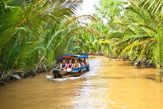 3-Day Mekong Delta Tour including: Cai Rang floating market - Day 3 by motorized boat: fish farms, floating houses, and work on the water
