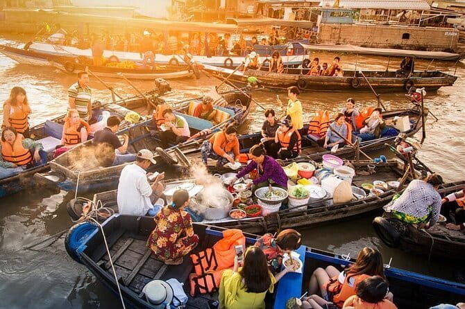 3 Days Mekong Delta Luxury Group Tour from Ho Chi Minh City - Day 1: Ben Tre + My Tho Drive, Then Vinh Trang Pagoda Calm