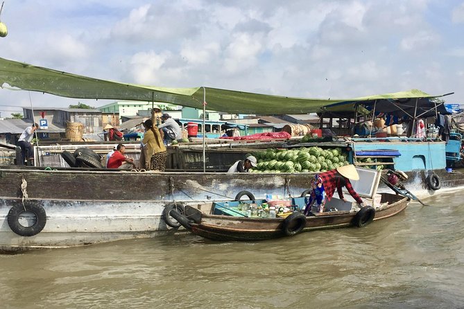 3D2N Mekong - Floating Market - Chau Doc - Boat To Phnom Penh - Chau Doc: floating fish farms and a Cham weaving village