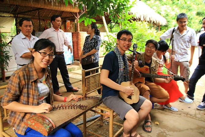 3D2N Mekong - Floating Market - Chau Doc - Boat To Phnom Penh - The rowing boat on small canals: when the Mekong feels closer