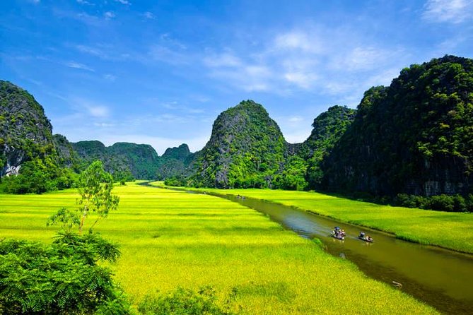 7 Days Package in Vietnam - Day 5: Hanoi Old Quarter culture exchange and cooking on a cruise