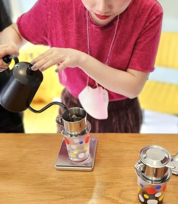 A Complete Vietnam Coffee Journey - The Unknown Giant - Snack time: what you eat with coffee and how it helps the tasting