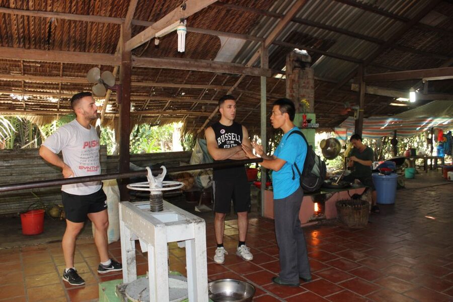 A Day Tour to Cu Chi Tunnels and Mekong Delta - Mekong Delta Launch: Getting There Without Turning It Into a Grind