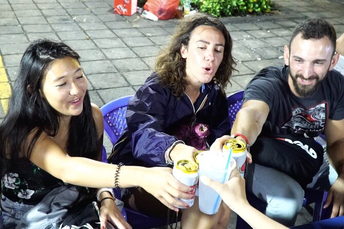 Award-winning Saigon Food Tour with GirlPower Drivers | KissTour - Chợ Lớn (District 5) for a quick Chinatown-style food mood