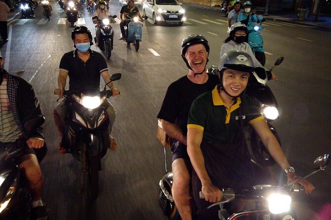 Bia & Bites - Saigon Craft Beer on Vintage Vespa with Dinner - Stop 4 in District 1: the final three drinks and the food finish