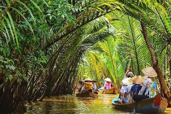 BIG BOSS private LIMOUSINE DAY TRIP TO MEKONG DElTA - A private Mekong Delta day that fits a tight Ho Chi Minh City schedule