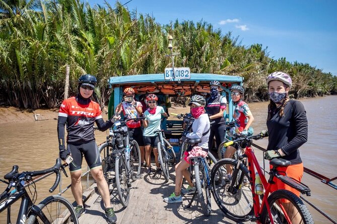 Bike And Boat Mekong Delta Cycling Tour - Riverside lunch: authentic Mekong food and a real break