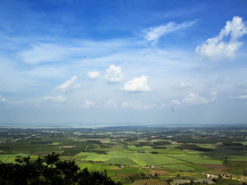 Black Virgin Mountain, Cao Đài Temples & Củ Chi Tunnels Tour - My guide factor: Thao (Tina) and the power of good explanations
