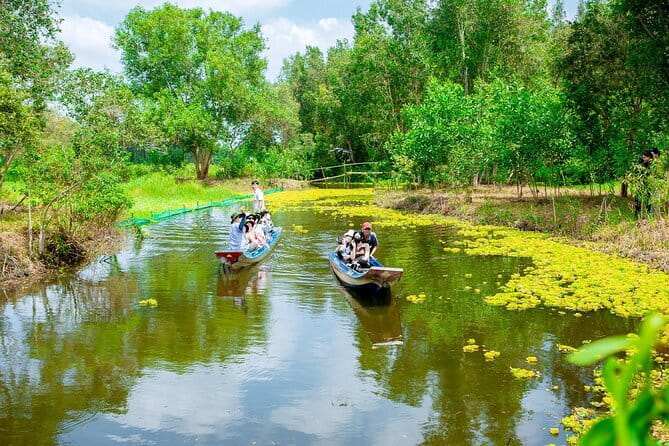 Can Tho Bike Tour in Mekong Delta - Temple stop: a quick historical context moment