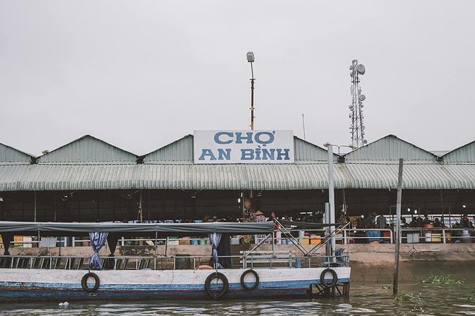 Can Tho Floating Market Combine With Mekong Delta 01 Day-Daily - First-light departure from Ho Chi Minh City (4:00–4:30 am)