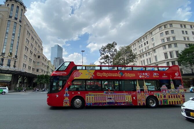 City Sightseeing Saigon Bus Tour - Before you board: Red Route vs Blue Route and where to start