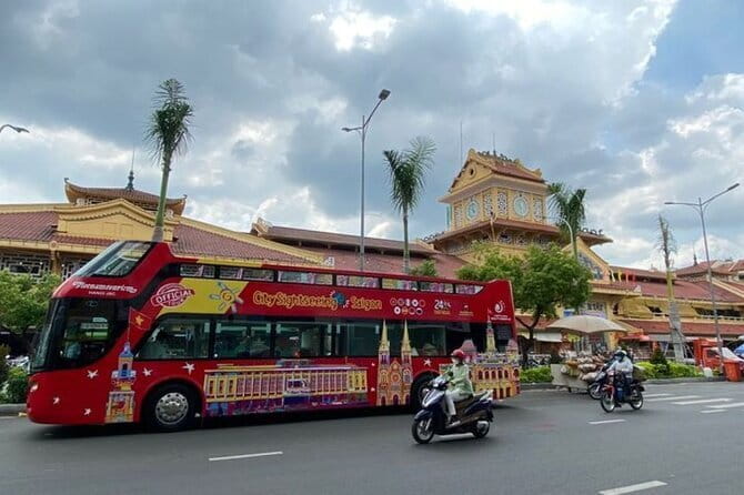 City Sightseeing Saigon Bus Tour - Open-top upstairs vs the air-conditioned option when the weather hits