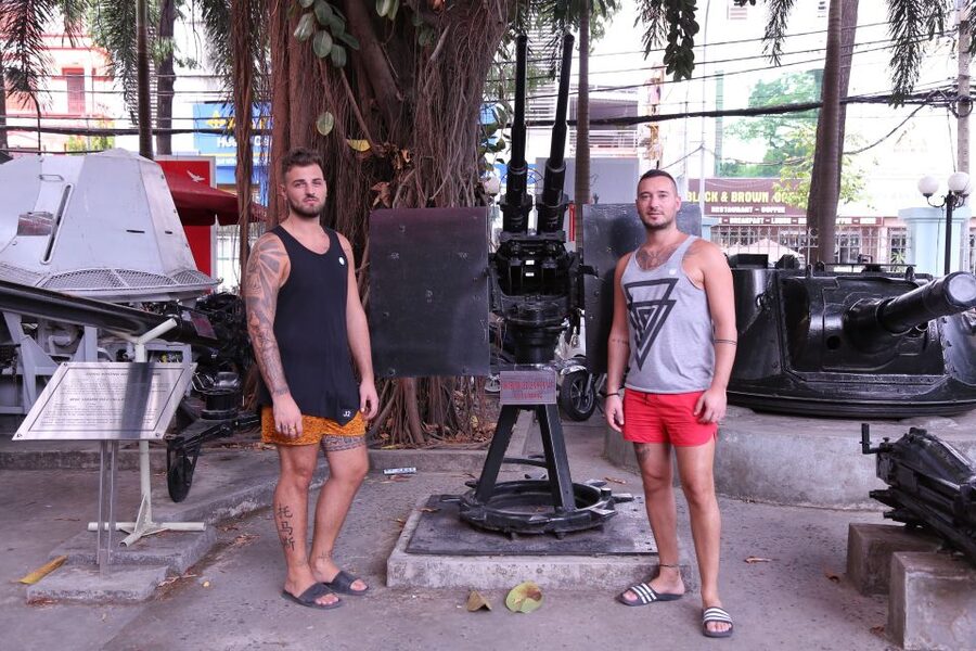 City Tour By Motorbike w/ War Museum & Reunification Palace - Jade Emperor Pagoda: when the mood changes
