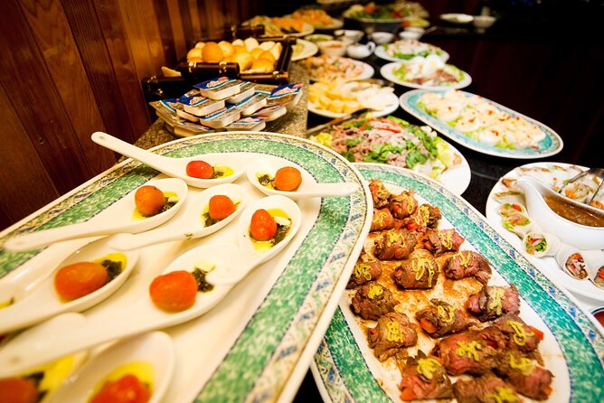 Cruise Dinner On Saigon River - A 2-hour Saigon River dinner with hotel pickup that actually works