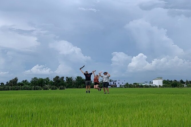 Cu chi Tunnel & Mekong Delta Full Day BBQ Lunch Lux Group 10 pax - Don Ca Tai Tu and the coconut candy factory