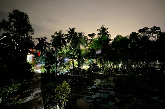 Cu chi Tunnel & Mekong Delta Full Day BBQ Lunch Lux Group 10 pax - Fishing villages and floating houses on the way back
