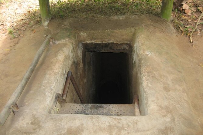 Cu Chi Tunnels and Cao Dai Temple private tour full day - The guide quality is the real differentiator