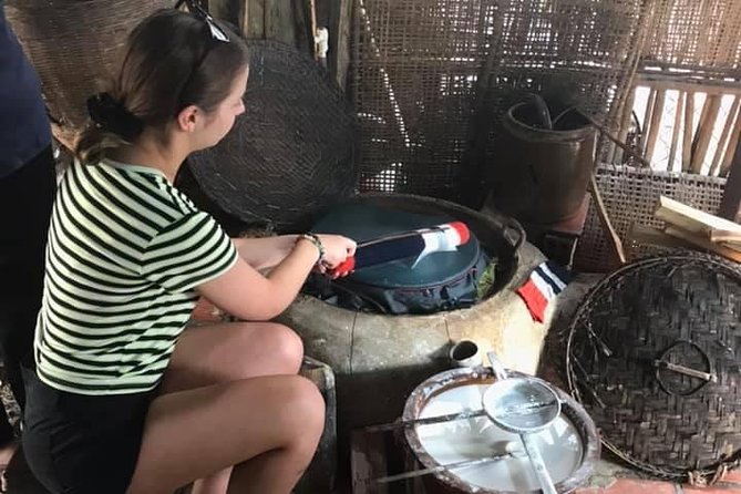 Cu Chi Tunnels and Mekong Delta 1 Day - Kirin Islet, Fruit Gardens, and Don ca tai tu in One Flow