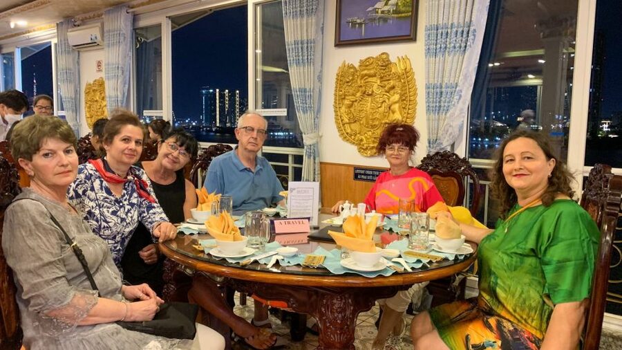Deluxe Dining Cruise by DeluxeGroupTours - Traditional Live Music: The Entertainment Part That Matters