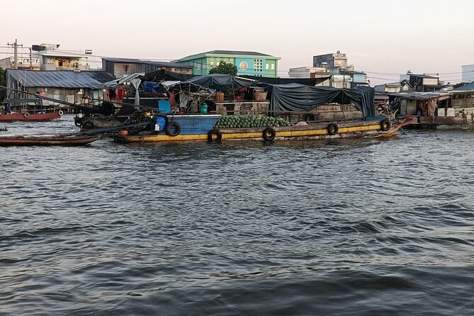 Deluxe Mekong Delta Tour to Floating Market 2 Days 1 Night Trip - Vinh Trang Pagoda: a quick stop with big style