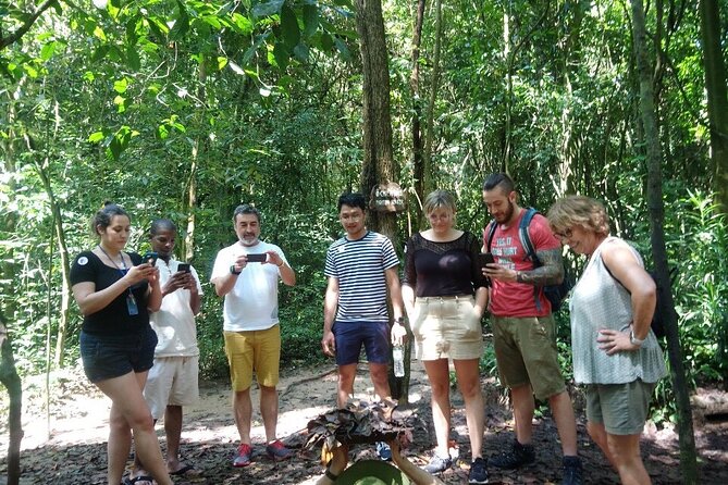 Explore Cu Chi Tunnels on Stand Up Paddle with lunch. - Lunch on a local schedule: a real breather before the tunnels