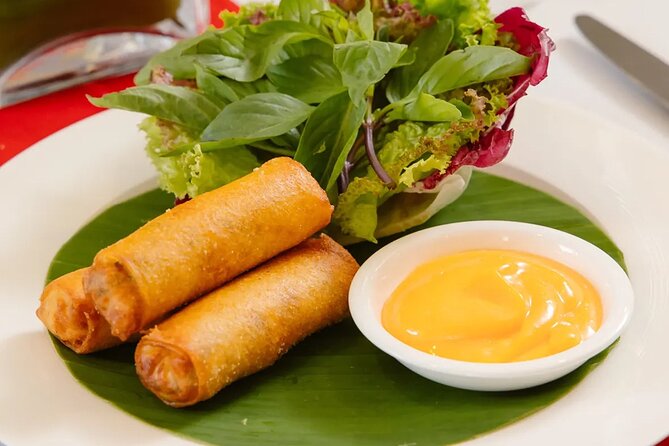 Exploring Ben Thanh Princess Dining Cruise in Ho Chi Minh - Live band music or magic show: how they keep the night fun