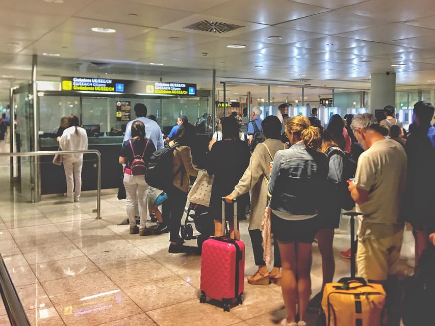 Fast Track Services Tan Son Nhat Airport (Hcm) | No Waiting - Luggage pickup support, then optional escort to your car
