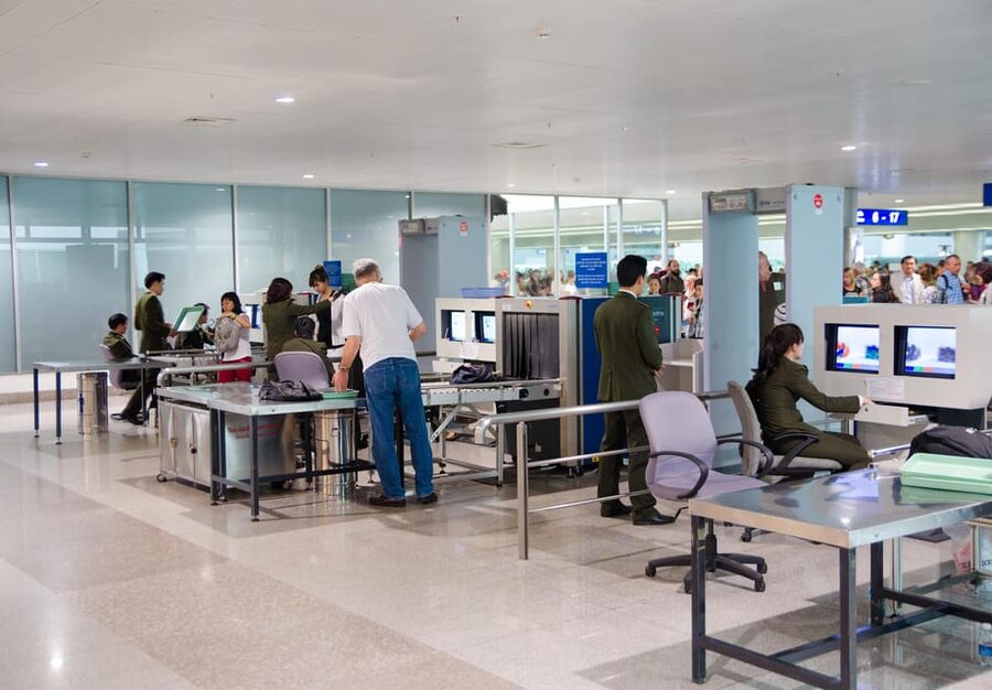Fast Track Services Tan Son Nhat Airport (Hcm) | No Waiting - Communication tips that keep the day smooth
