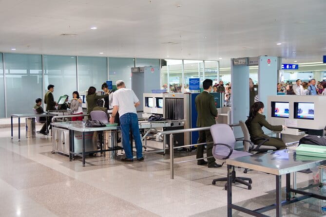 Fast Track VIP Service Tan Son Nhat Airport (Ho Chi Minh-Vietnam) - Who should book Fast Lane VIP Service in Ho Chi Minh City