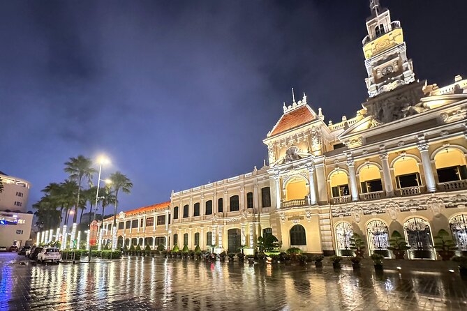 [Free E-sim] Evening Walking Tour in Saigon - President Ho Chi Minh Statue: the story behind the face
