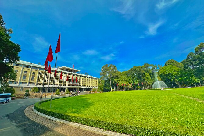 [Free E-sim] Half Day Guided Tour in Ho Chi Minh City - Central Post Office: a free 20-minute photo anchor