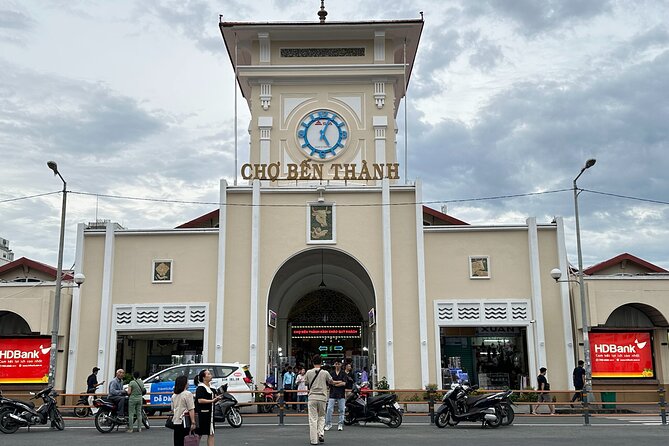 [Free E-sim] Half Day Guided Tour in Ho Chi Minh City - Saigon Notre Dame Cathedral: quick, classic, and best with shade