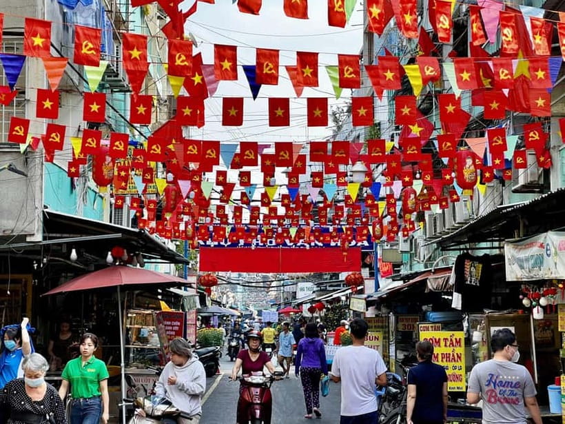 Free E-Sim Saigon Hidden Gems Tour with Local Guide - Starting at Ben Thanh Market West Gate: easy to find, easy to start