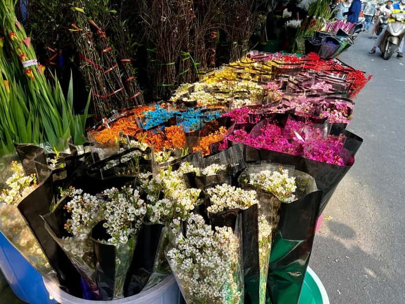 Free E-Sim Saigon Hidden Gems Tour with Local Guide - Ho Thi Ky Flower Market: where Saigon’s everyday style shows up
