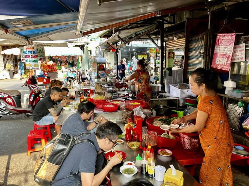 Free E-Sim Saigon Hidden Gems Tour with Local Guide - Pace and what to expect on the walk