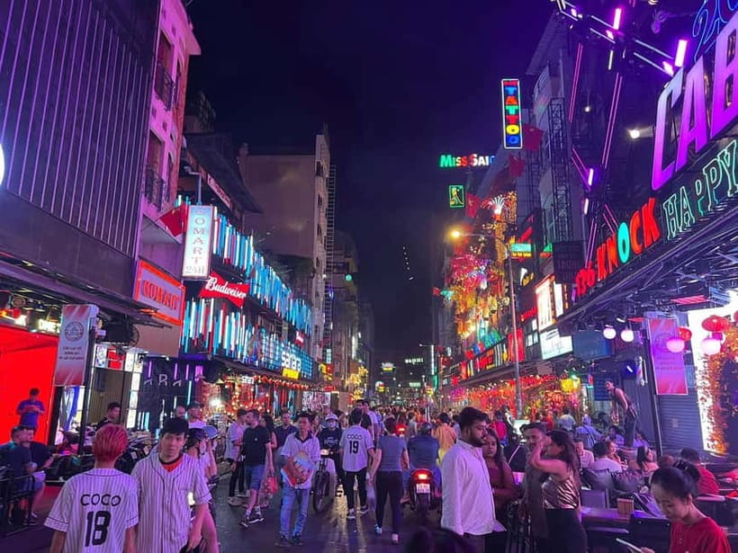 Free E-sim Saigon Nightlife Hopping Tour - Key things I’d watch for on this Saigon night walk