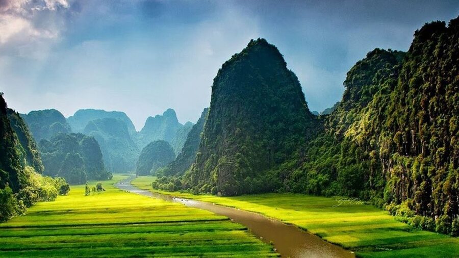 From Hanoi: 2-Day Ninh Binh Tour with Ha Long Bay Cruise - Luon Cave: Kayaking vs Bamboo Boat