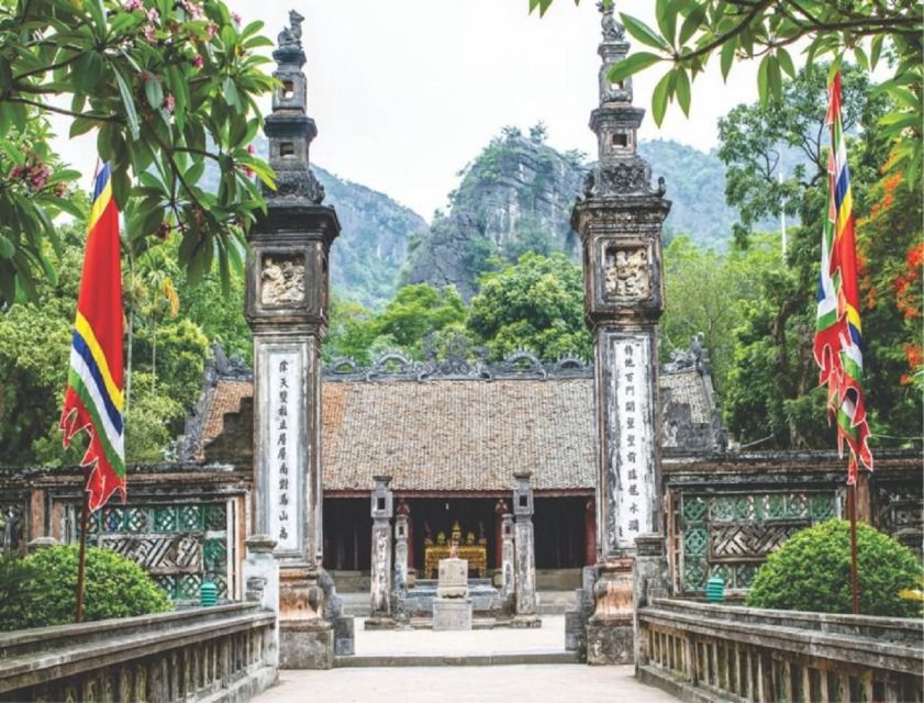 From Hanoi: Trang An Scenic Landscape & Bai Dinh Pagoda Trip - Tràng An UNESCO cave tour by rowing boat (2.5 hours)