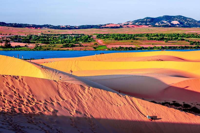 From HCM: 2-Day Mui Ne Highlights Trip with Overnight Stay - Dia Rock Beach: the calm scenic warm-up