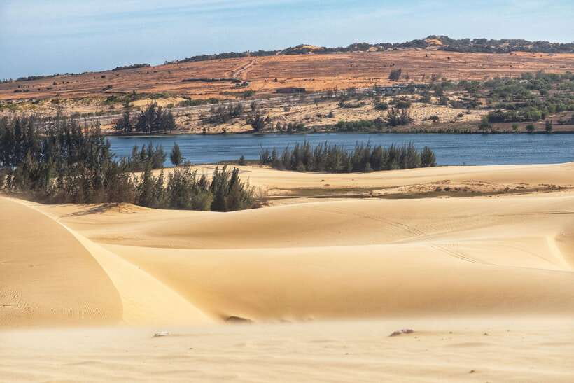 From HCM: 2-Day Mui Ne Highlights Trip with Overnight Stay - Fairy Stream walk: red-and-white sandstone and warm wading water