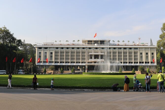From HCM: Cu Chi Tunnels & Highlights City Full-Day Tour - First Stop: Central Post Office, Old-Style Architecture, and Getting Oriented