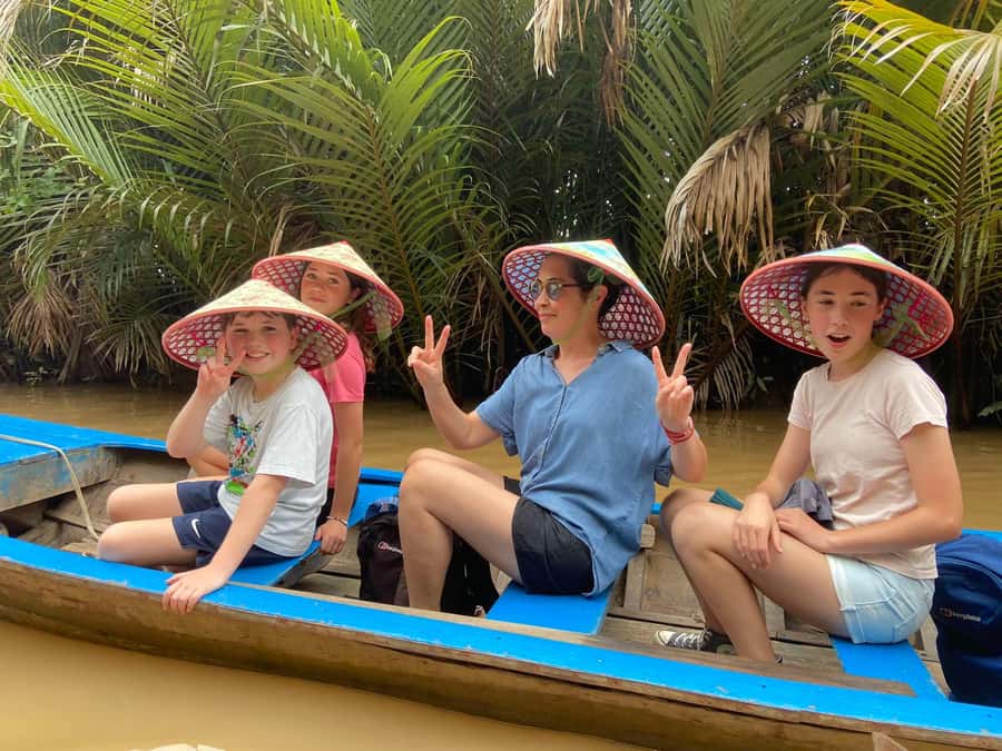 From HCM: Mekong Delta & Cai Rang Floating Market 2-Day Tour - Cai Rang Floating Market at 6:00AM: When the Market Is Actually Working
