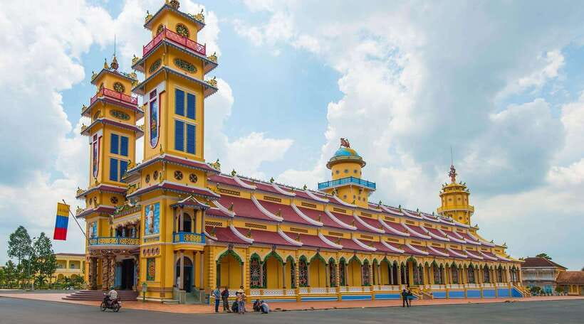 From HCMC: Explore Black Virgin Mount and Cao Dai Temple - Meals and timing: Trang Bang noodles to Long Dien Son lunch