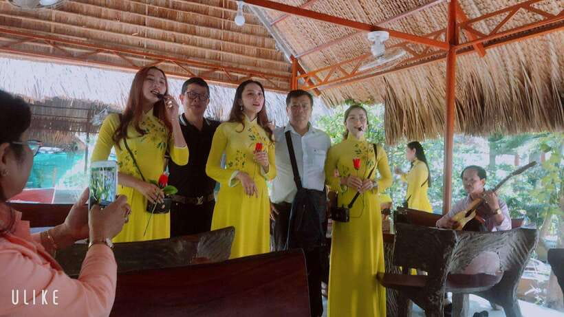 From HCMC: Mekong Delta and Vinh Trang Pagoda 1 day - Vinh Trang Pagoda: a calm stop after the water noise