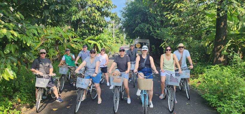 From Ho Chi Minh: 2-Day Mekong Delta to Phnom Penh by Boat - Day 2 at Dawn: Fast Boat, Border Crossing, Phnom Penh by Midday